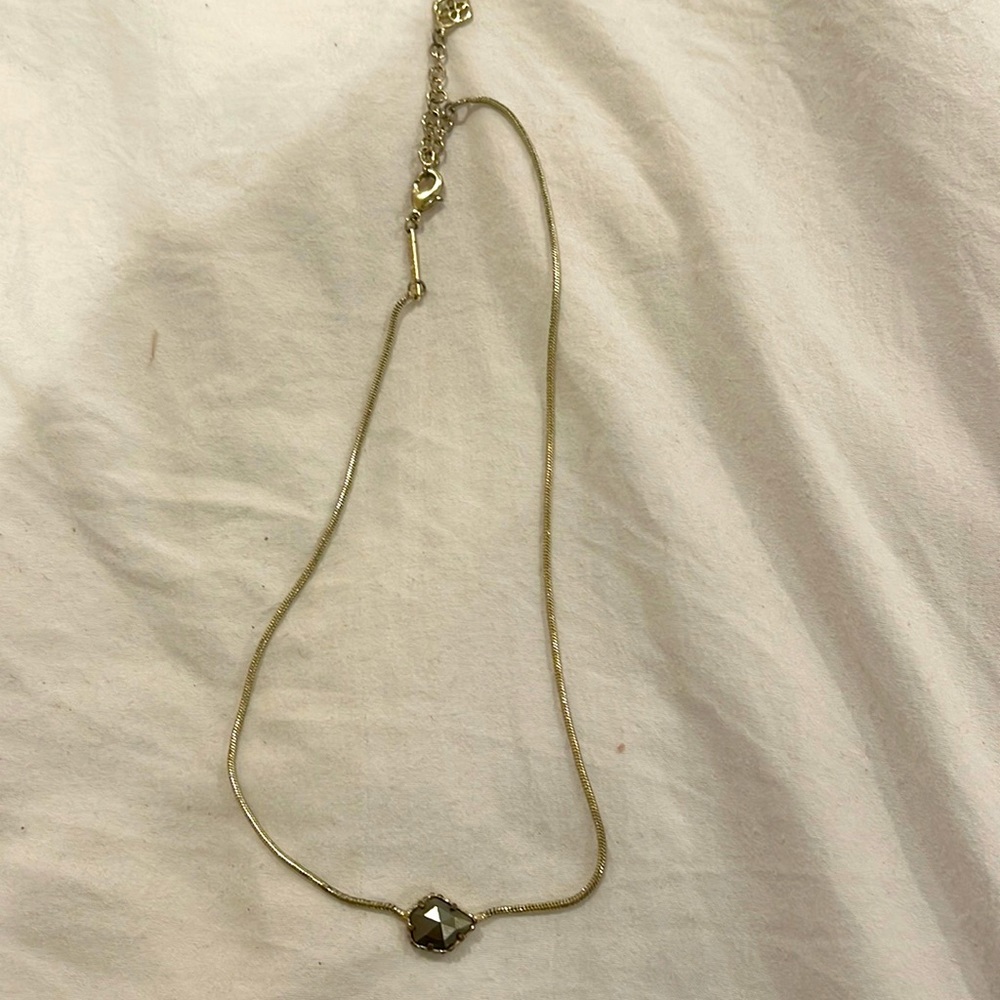 Kendra Scott necklace